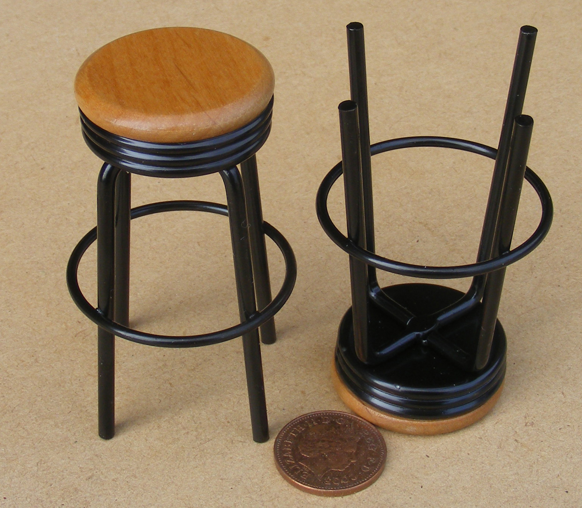 Tumdee Dolls House Miniature Pub Bar Furniture