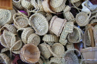 dolls-house-miniature-baskets