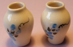 2 blue floral vases b72