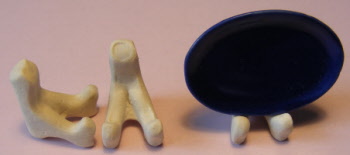 2 ceramic plate holders
