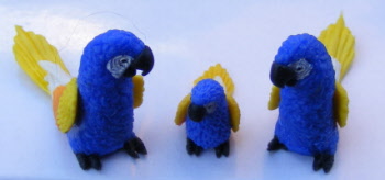 baby-and-parents-dolls-house-miniature-parrot-p1