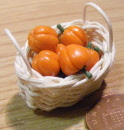 bel peper orange in basket