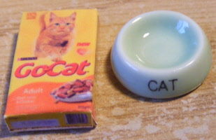 cat bowl and packet grren