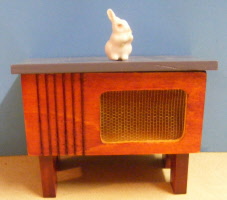 dolls house miniature rabbit hutch k