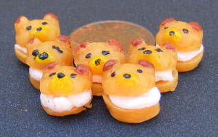 dolls-house-miniature 1 bear buns small pink