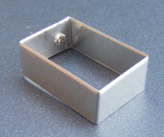 dolls-house-miniature 1 cake cutter oblong