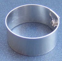 dolls-house-miniature 1 cake cutter round