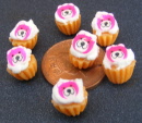 dolls-house-miniature 1-cakes-bear-face