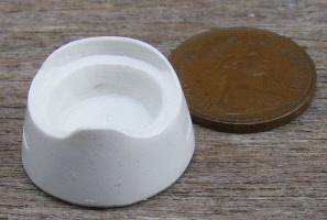 dolls-house-miniature a potty white