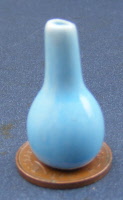 dolls-house-miniature blue vase lb7