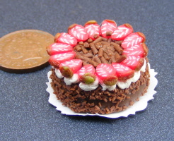 dolls-house-miniature cake nc8