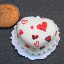 dolls-house-miniature cake valentine hr