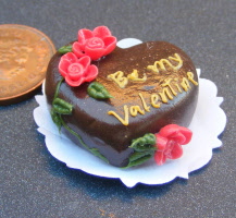dolls-house-miniature cake valentine nc33