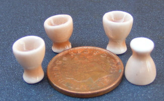 dolls-house-miniature ceramic egg cups 4 salmon pink