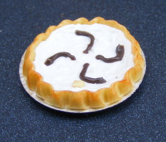 dolls-house-miniature d21 coconut cream tart
