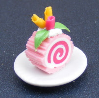 dolls-house-miniature d24 strawberry roulade