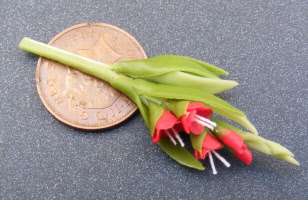 dolls-house-miniature flowers gladioli s red