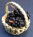 dolls-house-miniature fruit grapes black p2