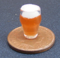 dolls-house-miniature glass gla18 full beer