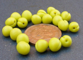 dolls-house-miniature greengage plums