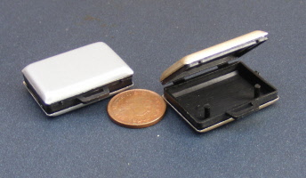 dolls-house-miniature suitcases