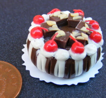 dolls-house-miniature-1-a-1-a-cake-n67