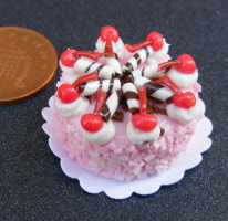 dolls-house-miniature-1-a-1-a-cake-nc88