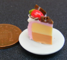 dolls-house-miniature-1-a-1-a-ceramic-plate-cake-slice-sc9