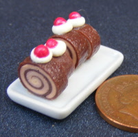 dolls-house-miniature-1-a-1-a-ceramic-plate-chocolate-log-roll