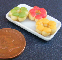 dolls-house-miniature-1-a-1-a-ceramic-plate-iced-star-cakes