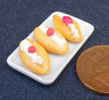 dolls-house-miniature-1-a-1-a-ceramic-plate-red-cherry-cake