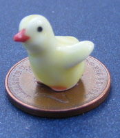 dolls-house-miniature-1-a-1-aa-ceramic-chicken-d