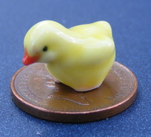 dolls-house-miniature-1-a-1-aa-ceramic-chicken-i