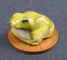dolls-house-miniature-1-a-1-aa-ceramic-frog-c