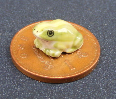 dolls-house-miniature-1-a-1-aa-ceramic-frog-g