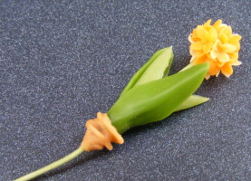 dolls-house-miniature-1-a-1-allium-orange