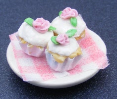 dolls-house-miniature-1-a-1-cup-cakes-79