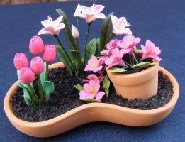 dolls-house-miniature-1-a-1-flower-bed-1351