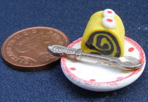 dolls-house-miniature-1-a-1-swiss-roll