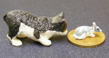 dolls-house-miniature-1-a-b&w-cat-& mouse