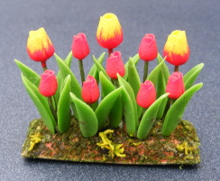 dolls-house-miniature-1-a-flowers--tulips-bed