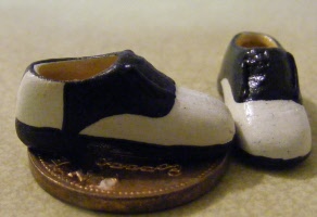dolls-house-miniature-1-aaa-2 shoes ms5