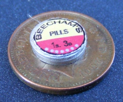 dolls-house-miniature-1-aaa-accessories-beechams-pills