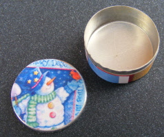 dolls-house-miniature-1-aaa-accessories-biscuit-tin-24