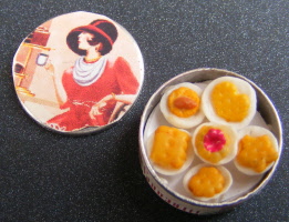 dolls-house-miniature-1-aaa-accessories-biscuit-tin-2b