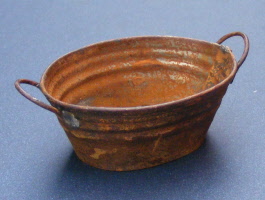 dolls-house-miniature-1-aaa-accessories-rusty-bath