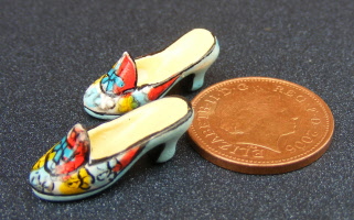dolls-house-miniature-1-aaa-accessories-shoes-sa6