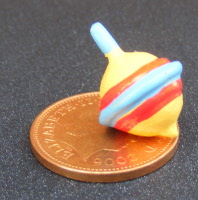 dolls-house-miniature-1-aaa-accessories-spinning-top