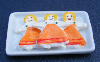 dolls-house-miniature-1-aaa-cakes-pl13