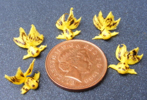 dolls-house-miniature-1-aaa-fish-gold-i